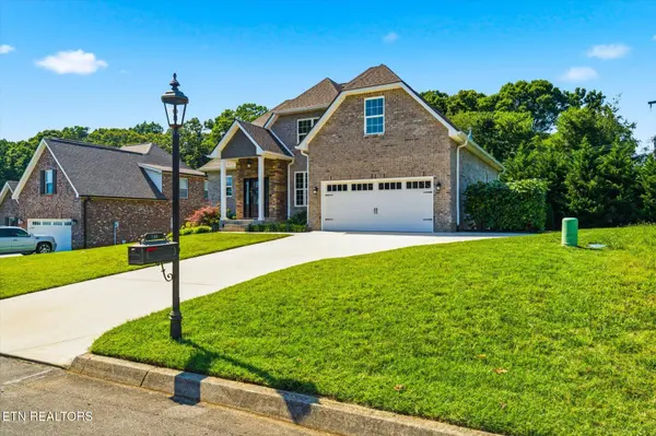 196 Zane LN, Lenoir City, TN 37772