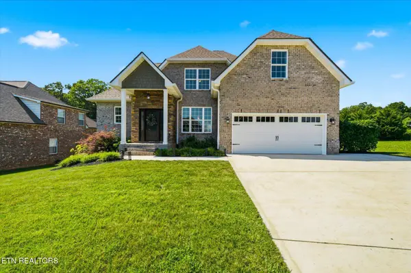 196 Zane LN, Lenoir City, TN 37772