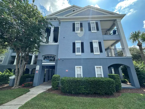 3561 CONROY RD #215, Orlando, FL 32839