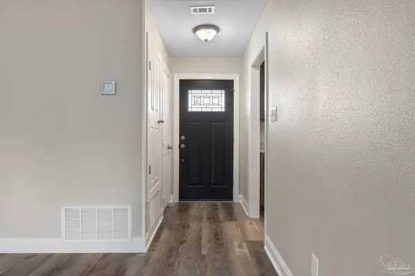 686 Seapine Cir, Pensacola, FL 32506