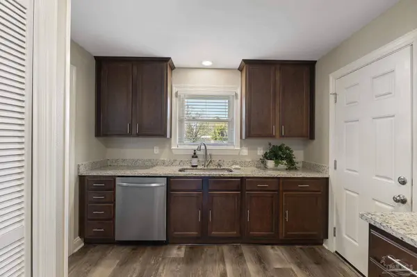 686 Seapine Cir, Pensacola, FL 32506