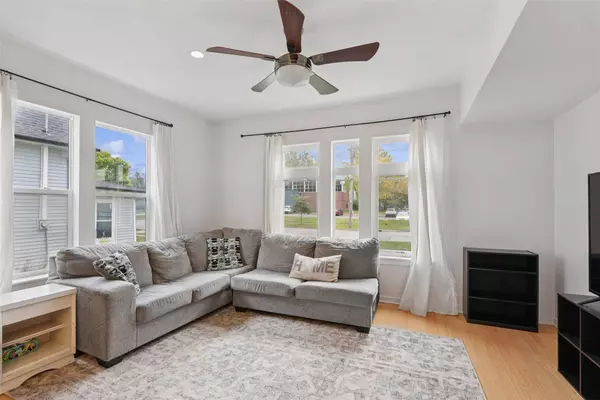 1347 Forest Avenue, Des Moines, IA 50314