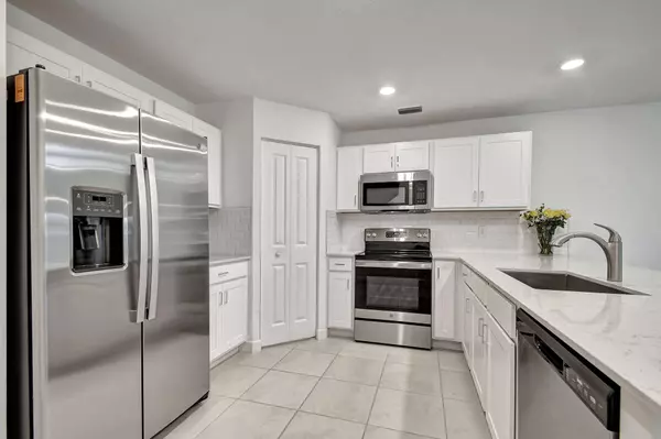 6851 Broadwater LN, Lake Worth, FL 33467