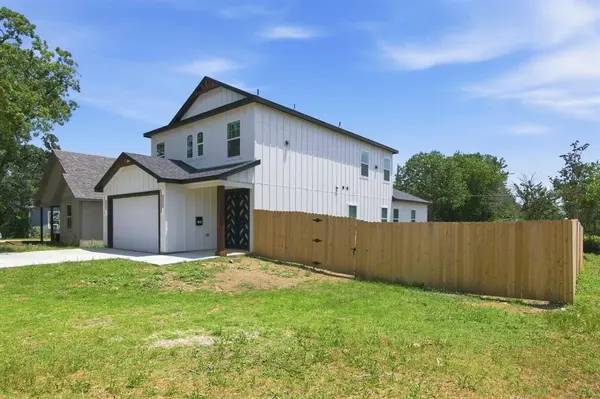 1013 Duff Court, Fort Worth, TX 76112