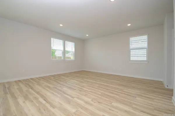 5935 W Hausman UNIT 26, San Antonio, TX 78249