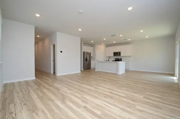 5935 W Hausman UNIT 26, San Antonio, TX 78249