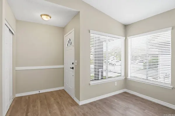9855 Meadow, Converse, TX 78109