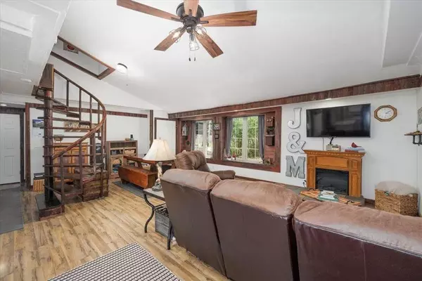 407 E Mckinney Street, Runnells, IA 50237