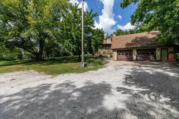 5101 S23 Highway, Carlisle, IA 50047