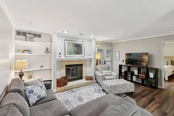 4900 Pleasant Street #14, West Des Moines, IA 50266