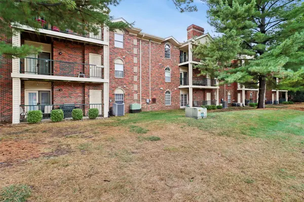 4900 Pleasant Street #14, West Des Moines, IA 50266