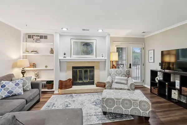 4900 Pleasant Street #14, West Des Moines, IA 50266