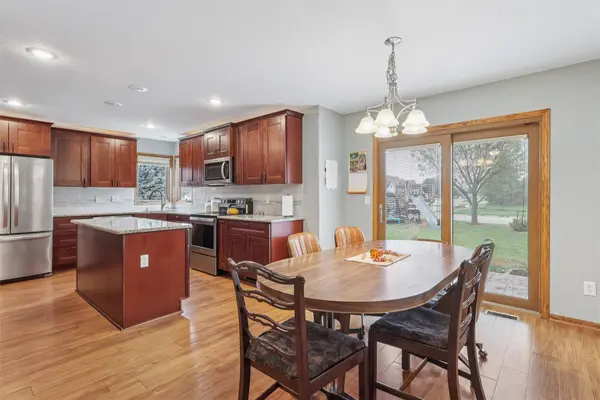 2012 Country Cove Lane, Altoona, IA 50009