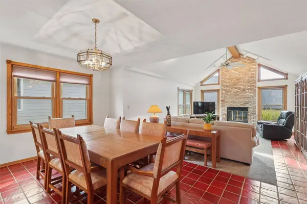 2002 Maple Circle, West Des Moines, IA 50265