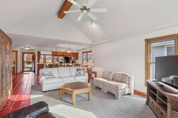 2002 Maple Circle, West Des Moines, IA 50265