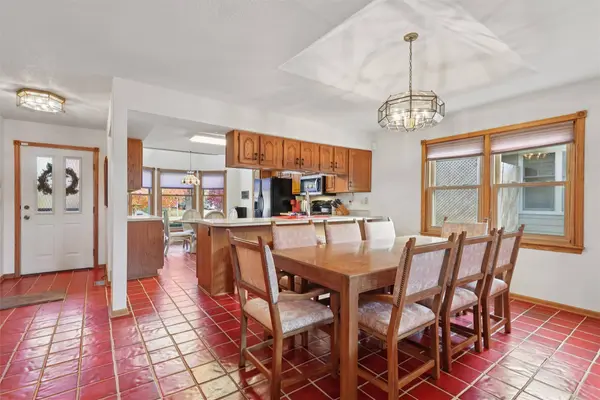 2002 Maple Circle, West Des Moines, IA 50265