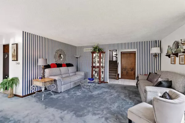 33066 Walnut Place, Waukee, IA 50263