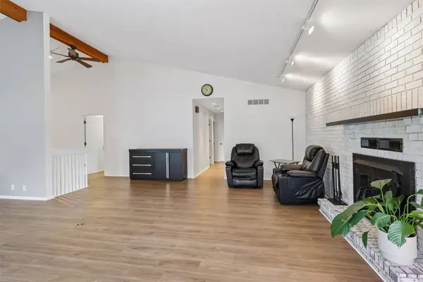 609 Valley West Drive, West Des Moines, IA 50265