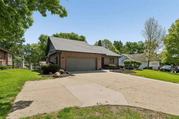 609 Valley West Drive, West Des Moines, IA 50265