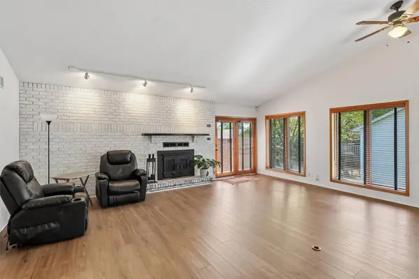 609 Valley West Drive, West Des Moines, IA 50265