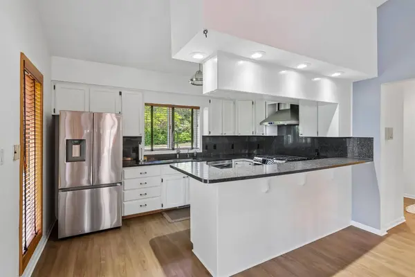 609 Valley West Drive, West Des Moines, IA 50265