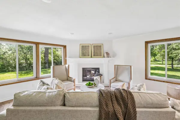 33066 Walnut Place, Waukee, IA 50263