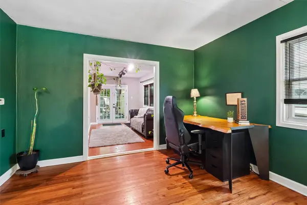 2905 Holcomb Avenue, Des Moines, IA 50310
