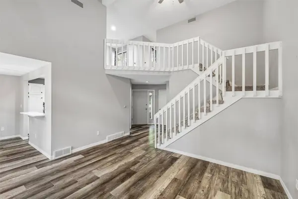 7020 Oak Brook Drive, Urbandale, IA 50322