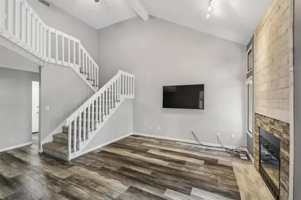 7020 Oak Brook Drive, Urbandale, IA 50322
