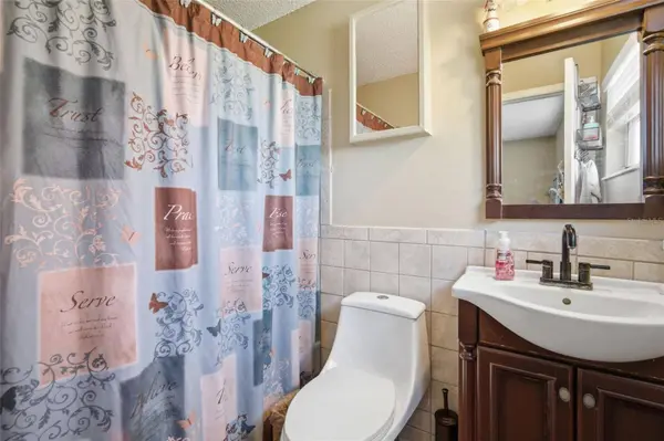 12461 HOBSON SIMMONS RD, Lithia, FL 33547