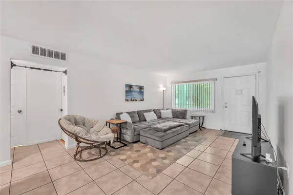 5155 9TH AVE N #211, St Petersburg, FL 33710