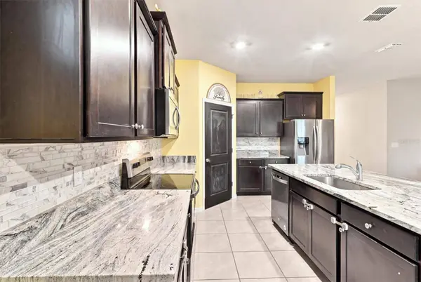 5310 SUNSHINE DR, Wildwood, FL 34785