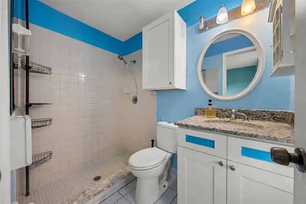 8106 RIVERBOAT DR, Temple Terrace, FL 33637
