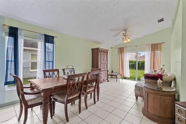 8106 RIVERBOAT DR, Temple Terrace, FL 33637