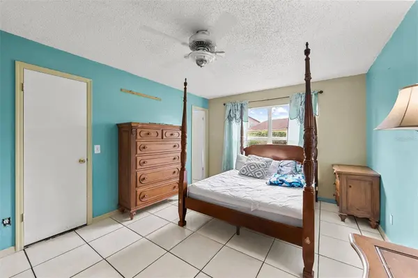 8106 RIVERBOAT DR, Temple Terrace, FL 33637