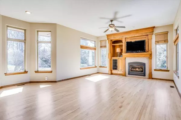 1639 Aspen Creek Dr, Andover, KS 67002