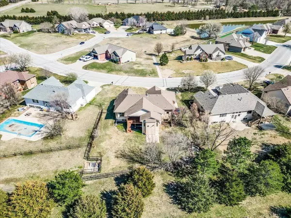 1639 Aspen Creek Dr, Andover, KS 67002