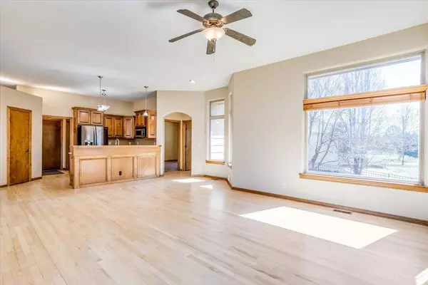 1639 Aspen Creek Dr, Andover, KS 67002