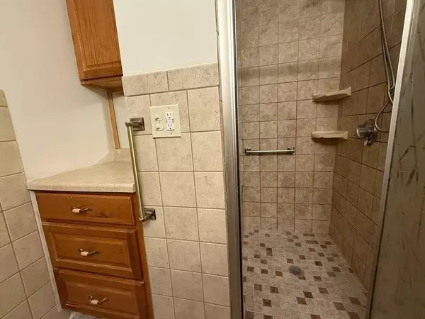 41 Andover St, Worcester, MA 01606