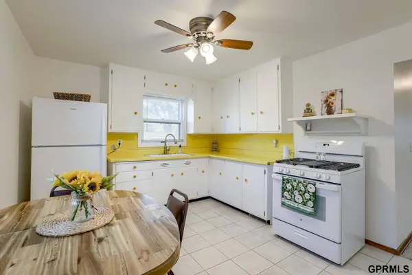 4883 S 50 Avenue, Omaha, NE 68117