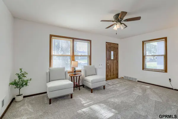 4883 S 50 Avenue, Omaha, NE 68117