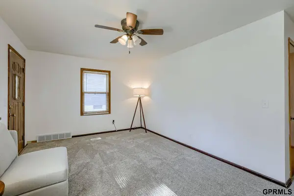 4883 S 50 Avenue, Omaha, NE 68117