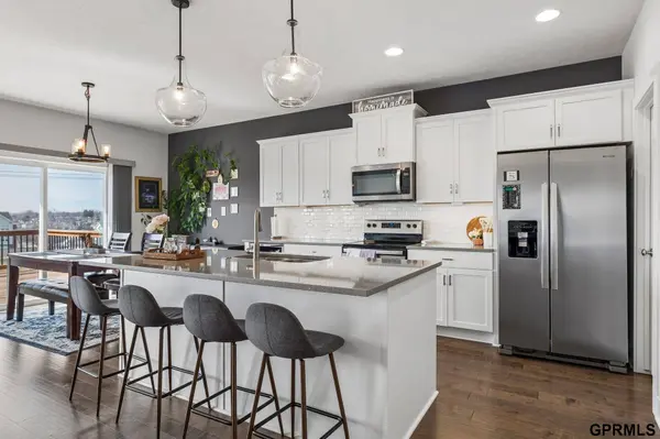 2446 N 191 AVE, Omaha, NE 68022