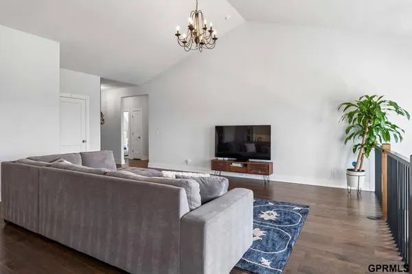 2446 N 191 AVE, Omaha, NE 68022