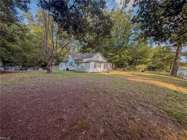 17011 Longview Dr DR, Smithfield, VA 23430