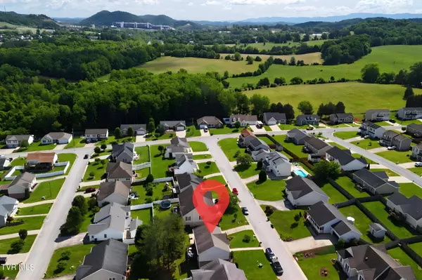 118 Violet LN, Bluff City, TN 37618