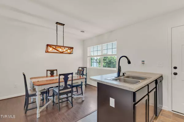 118 Violet LN, Bluff City, TN 37618