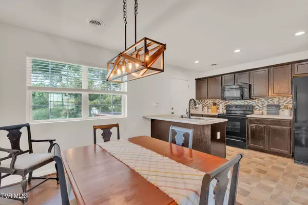 118 Violet LN, Bluff City, TN 37618