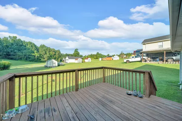 512 Nunley DR, Johnson City, TN 37604