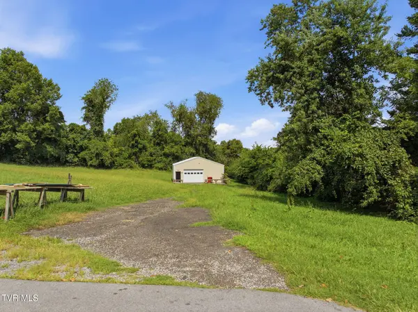 2200 Hicks RD, Johnson City, TN 37604